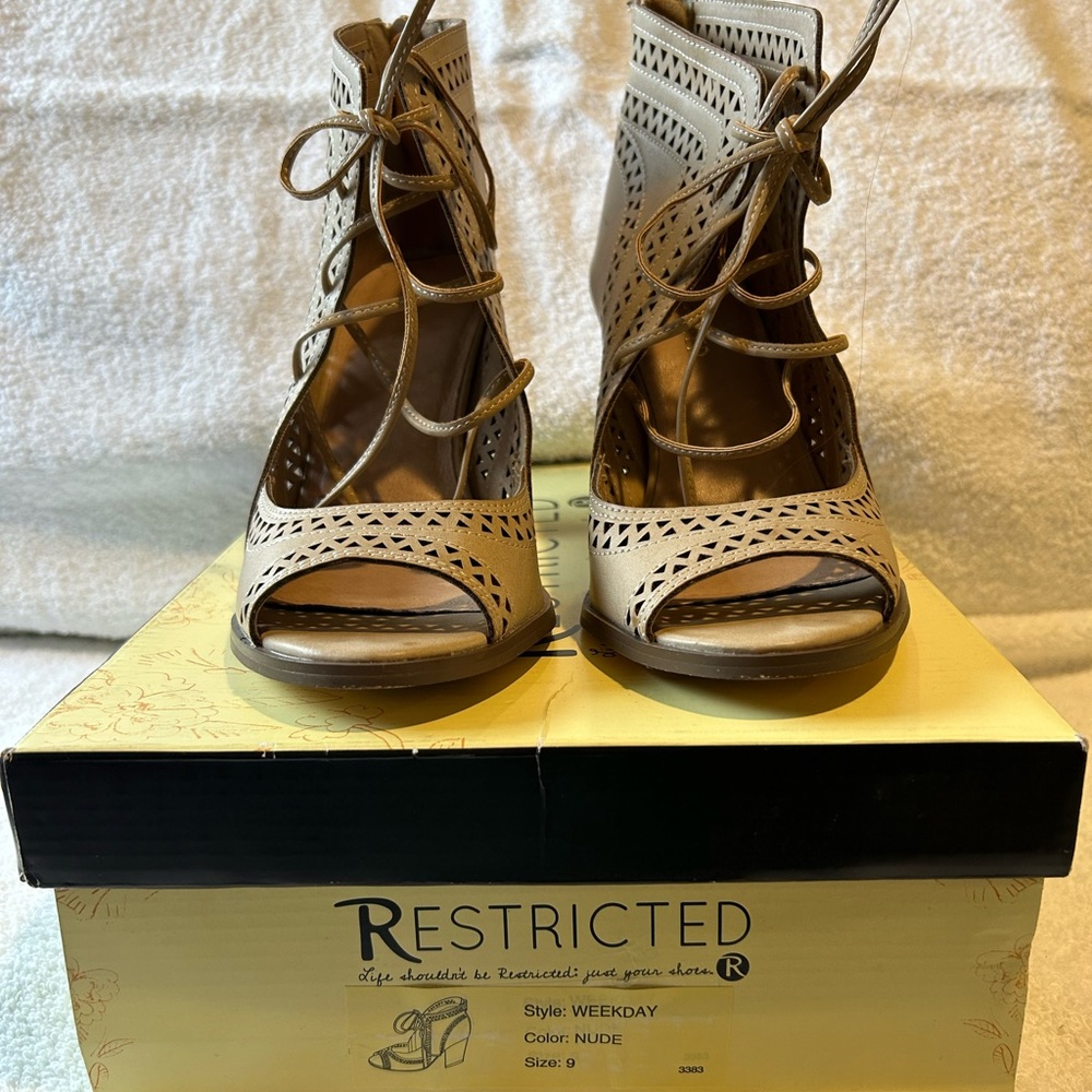 Restricted, “Weekday,” like new, tie bootie heel sandal, Nude color, size 9